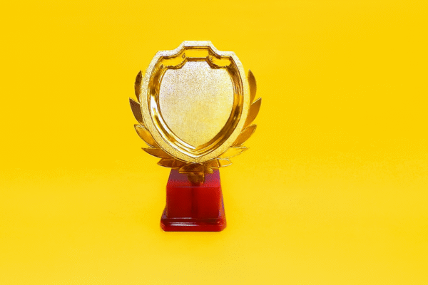 Mini Wreath Gold Trophy (17 CM)